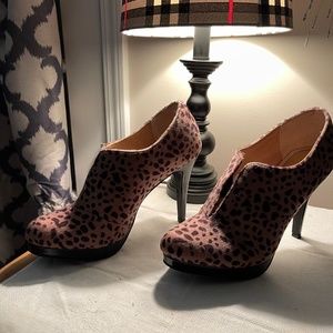 Cheetah print platform stiletto